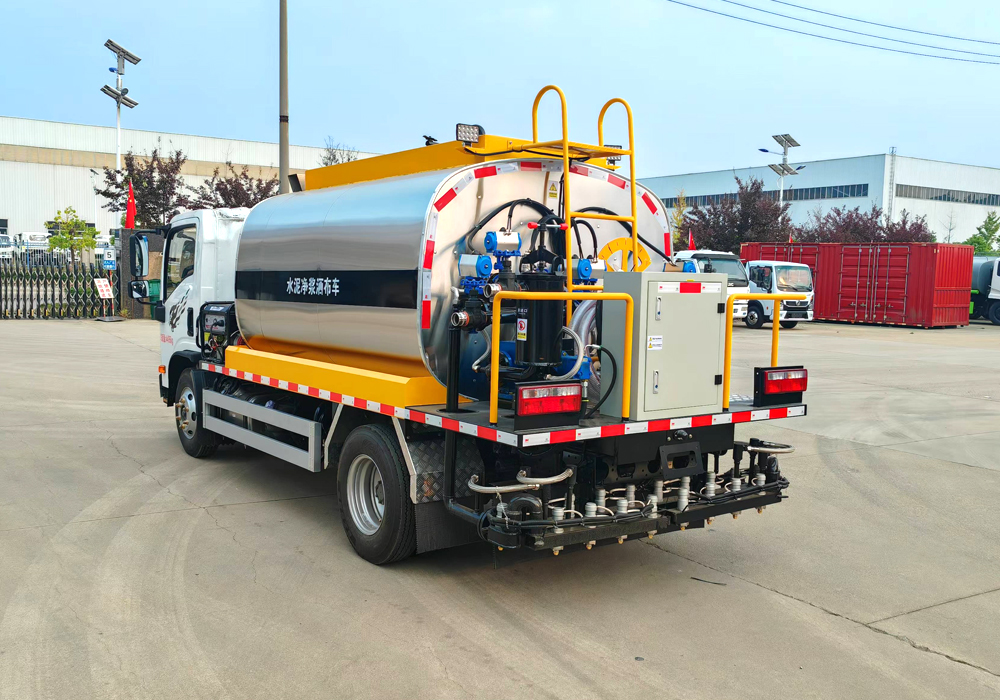 5噸重汽王牌藍牌智能瀝青灑布車